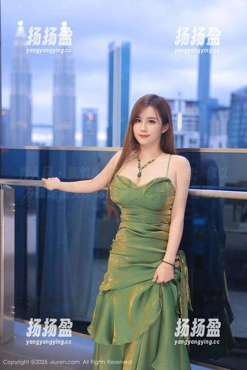 秀人网 - 凯竹BuiBui的御姐私拍：你以为我是仙女，结果是没吃早餐的普通人