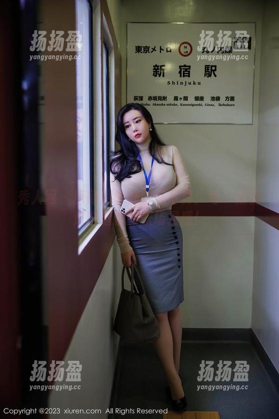 秀人网 - 唐翩翩的办公室写真：每一张都是挑逗你的职场灵感！