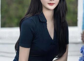 秀人网 - 素材虽老，白洁Bessie的天台图集里总能找到新奇的视角