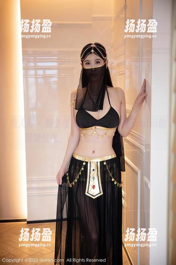 秀人网 - 颜值与美食并存，糯美子mini的厨娘壁纸，让人想进厨房做点啥。