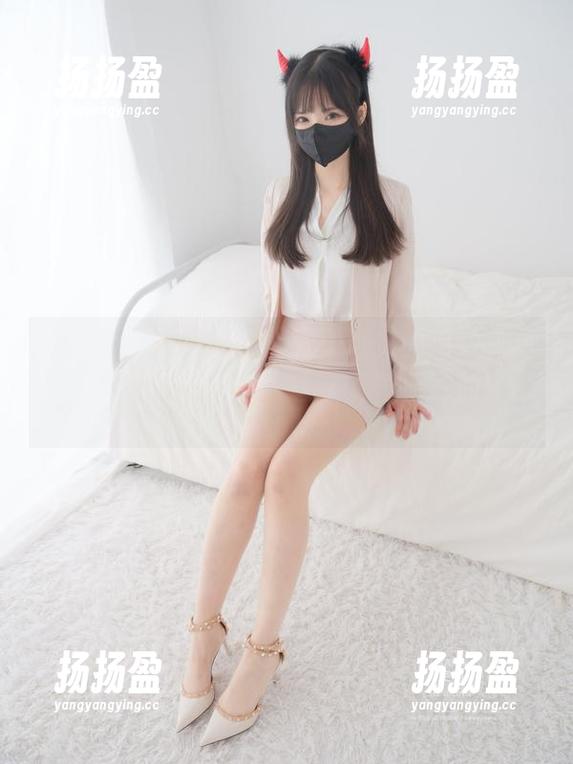 紧急企划 - 又来了！五更百鬼的海边写真集更新，对比上次，这次的气氛更加轻松。