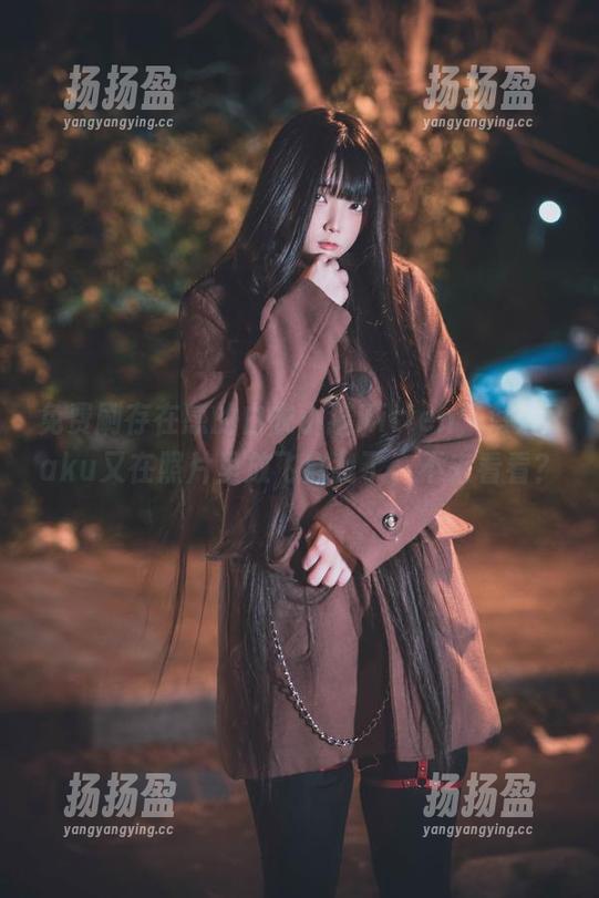 免费刷存在感的白衣小猫Kitten，落落Raku又在照片里放飞自我了，不来看看？