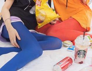 袜啵啵 - 免费写真：肉丝带你飞——奶油教你脚尖微加固的绝技！