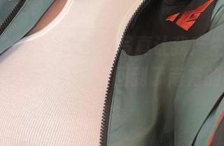 贝贝琪Becky的奶牛写真让我产生一种奇特的亲切感，好像又回到了南方的田野里…