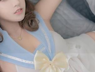 套图环游记：跟随过期米线线喵的水手服私拍畅游吧！