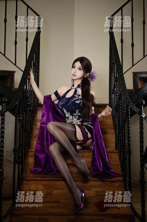 全套蓝白之美，过期米线线喵的写真又将我眼球夺走！