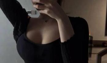 微密圈 - 疯狂翻看金希儿水手服：高清图库刷新你的审美观
