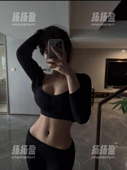 微密圈 - 疯狂翻看金希儿水手服：高清图库刷新你的审美观