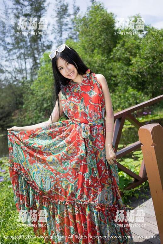 青豆客 - 赵小米Kitty的泳池时光：原图竟然让人想跳进水里！