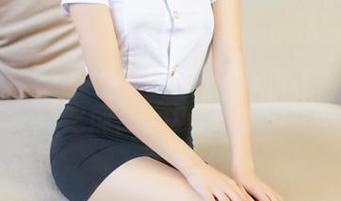 青豆客 - 被雪瑞Lisa的运动“作品”诱惑，下载之前我应该先热热身吗？